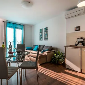 Market Apartment