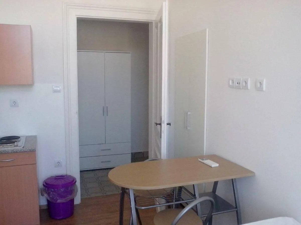 Apartments Todorovic Πούλα 0*,